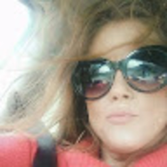 Meet your Posher, Rebecca - Picture 1 of 1